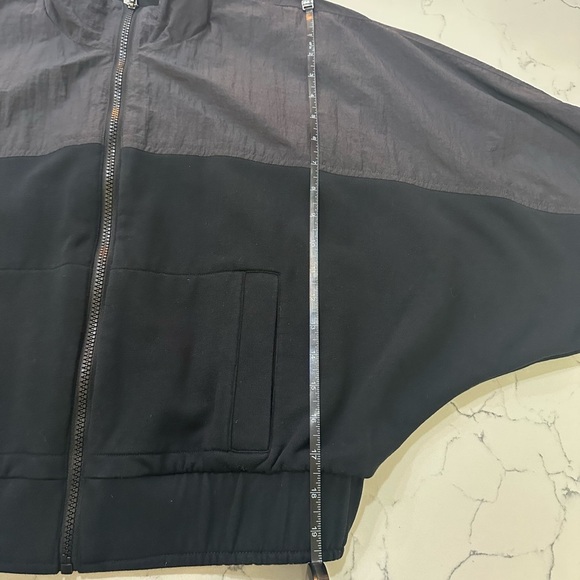 Fabletics Bobbie Glam Colorblock Cropped Jacket Black Full Zip size Large - Picture 12 of 16